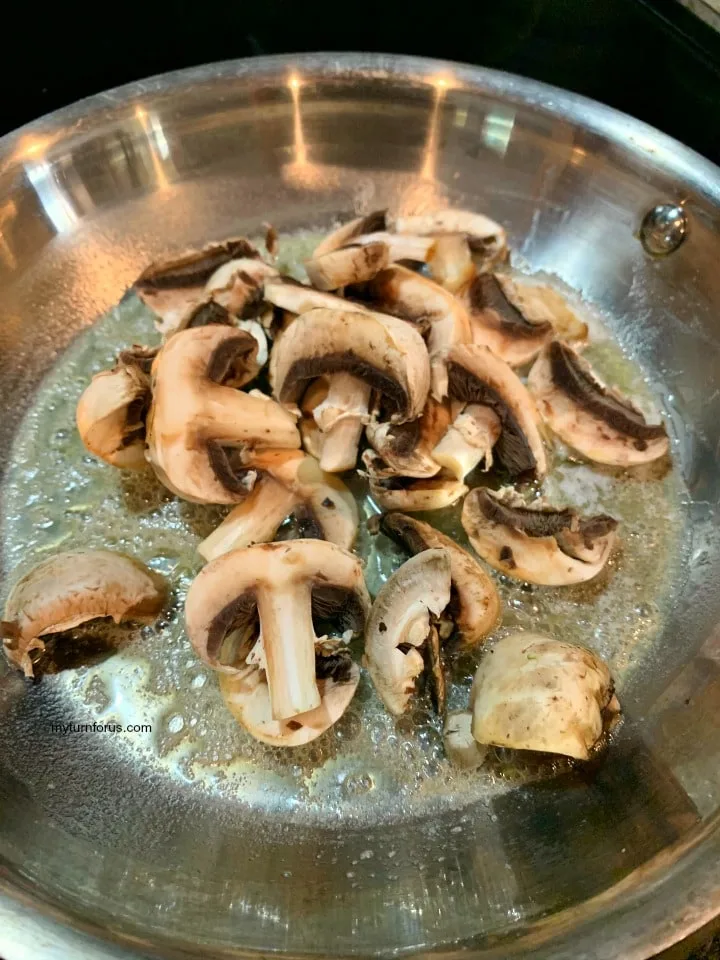 mushrooms for quiche, broccoli Mushroom quiche