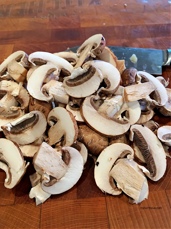 sliced mushrooms for roasted pasta primavera 