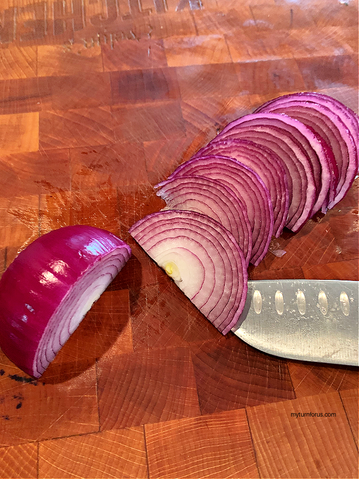 sliced onions for roasting