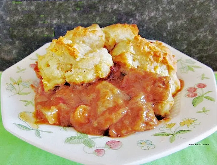 rich beef Guinness pie, seasoned with Lager and topped with white soda bread.