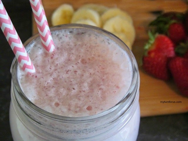 strawberry banana protein shake, strawberry banana protein smoothie, strawberry and banana protein smoothie