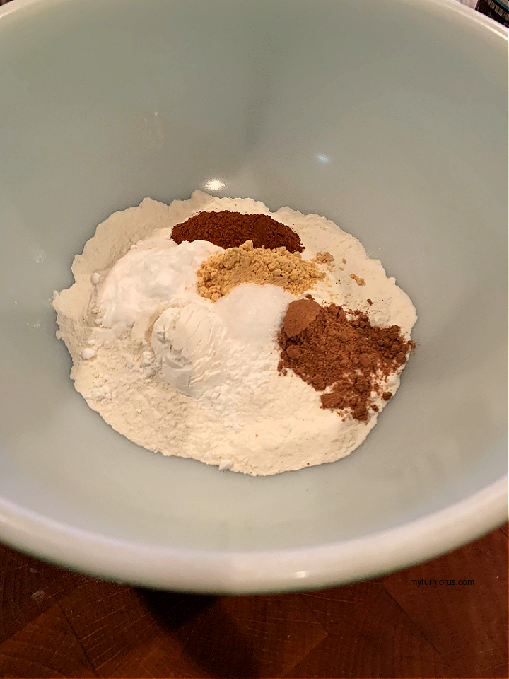dry ingredients for pumpkin roll cake
