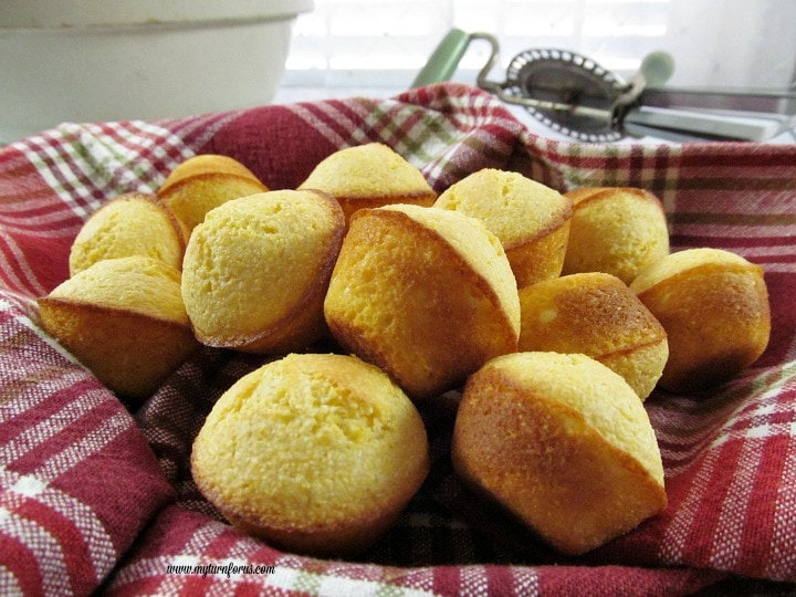 mini corn muffins, cornbread mini muffins