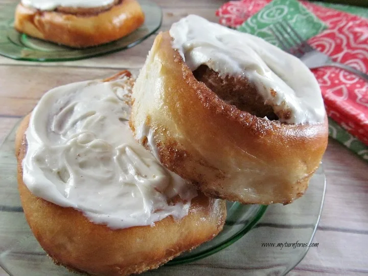 cinnamon roll recipe with cream cheese glaze