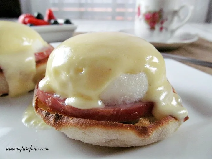 Easy Eggs Benedict, basic hollandaise sauce, classic hollandaise sauce, best Eggs Benedict