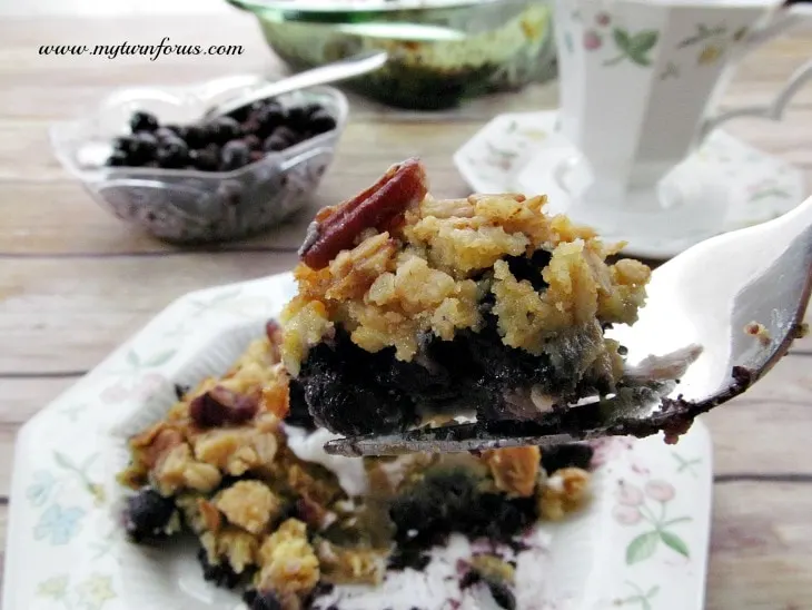 blueberry dump cake cobbler