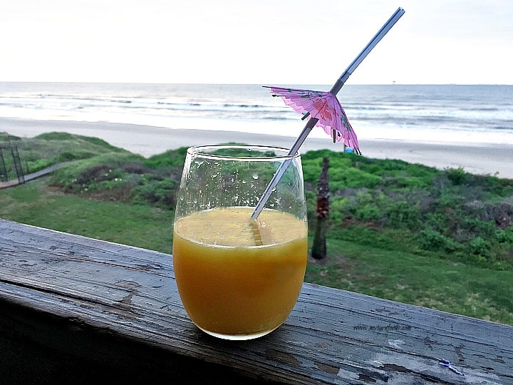 Grand Marnier Drinks, mimosa, glass of mimosa on the beach, mimosa recipe grand marnier
