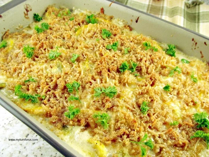 casserole with squash and  Green Chiles