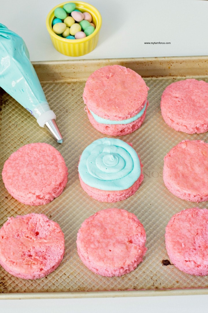 colored buttercream frosting