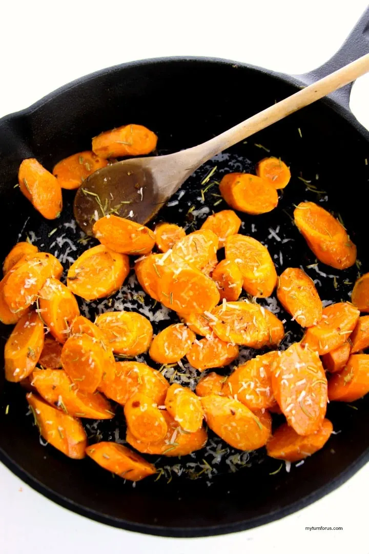 Stir Fry Carrots with rosemary and garlic