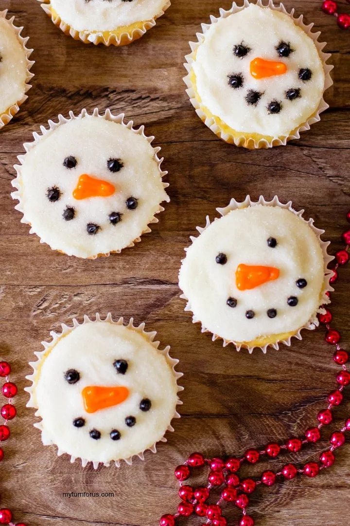 Snowmen Cupcake Faces