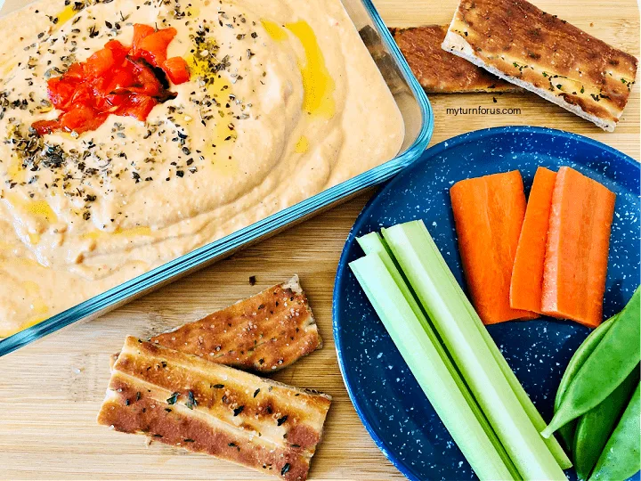 what can you eat with hummus like celery, carrots, pitas chips