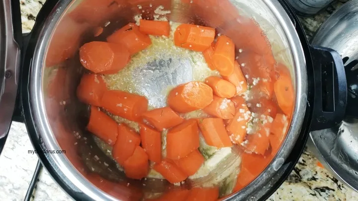 garlic butter carrots instant pot