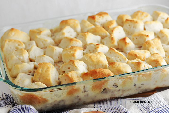 breakfast biscuits and gravy casserole