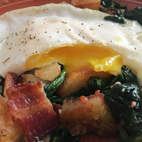 bacon potato hash with eggs