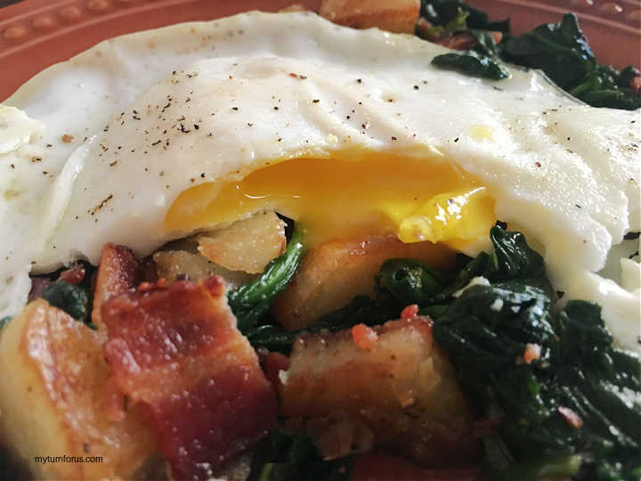 bacon potato hash with eggs