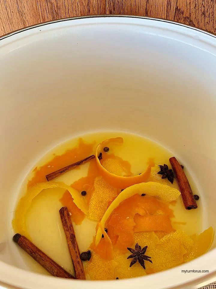 mulling spices and citrus juice