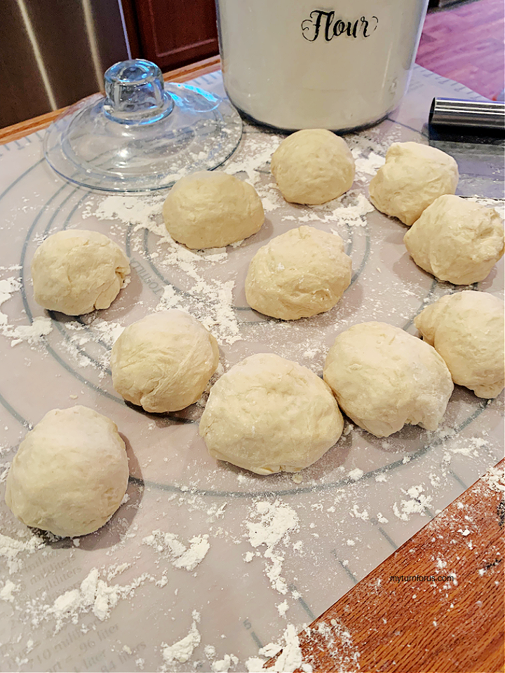 dough for soft no knead dinner rolls
