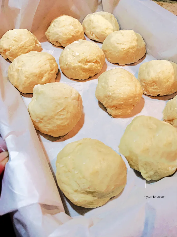 Unbaked soft no knead dinner rolls