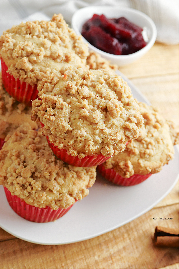cranberry muffin with crumb topping