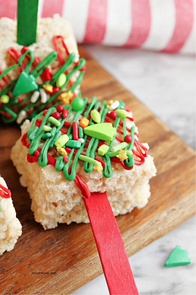 christmas rice krispie squares