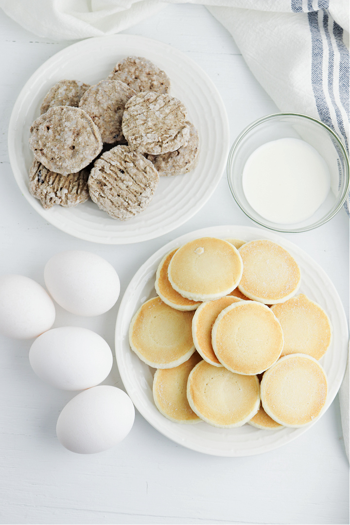 mini pancakes, sausage and eggs