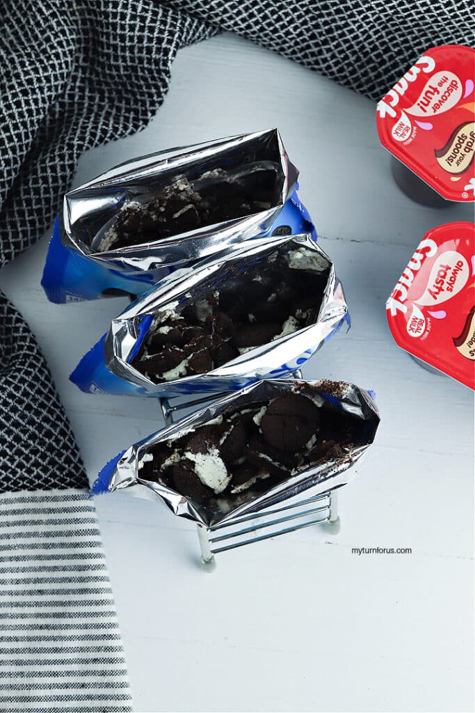 Walking dirt pudding Oreos