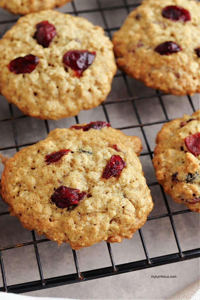 Baked Craisin Oatmeal Cookies