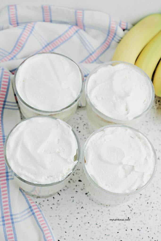 layer of the remaining whipped topping